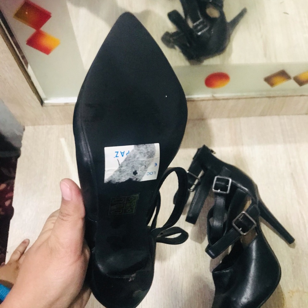 Imported black heels - Picture 3 of 4